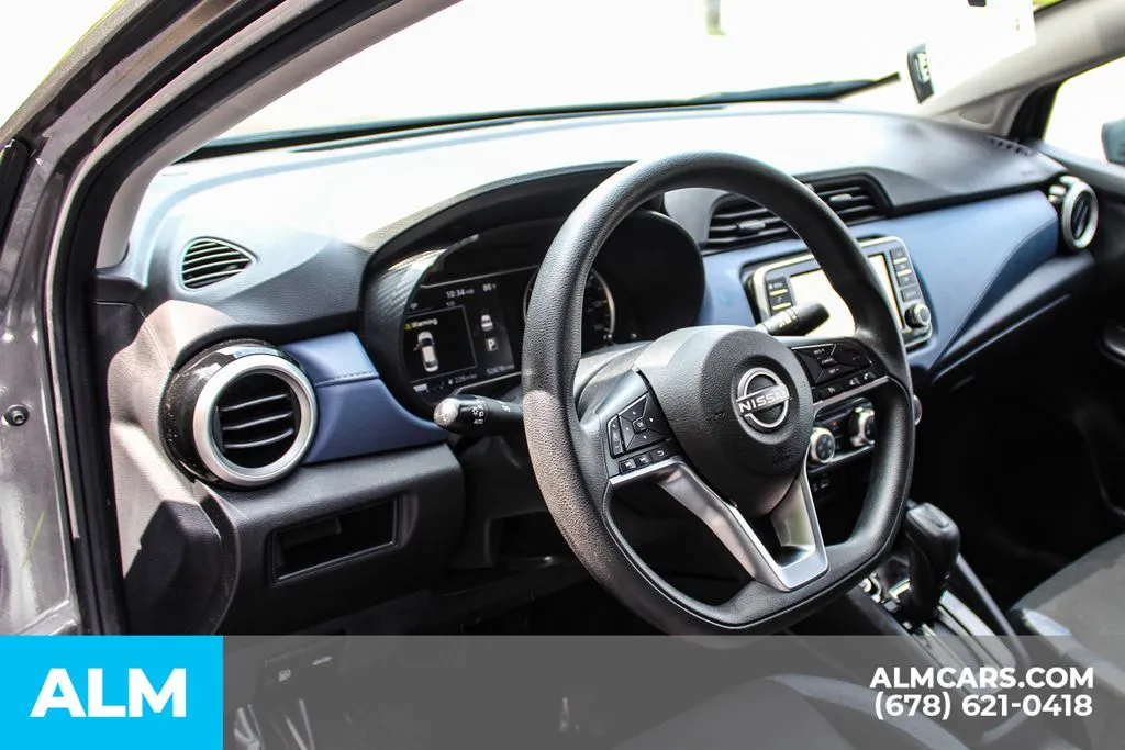 Nissan Versa photo 21
