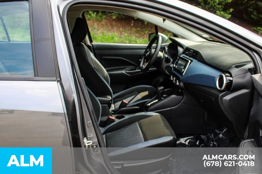 Nissan Versa photo 20