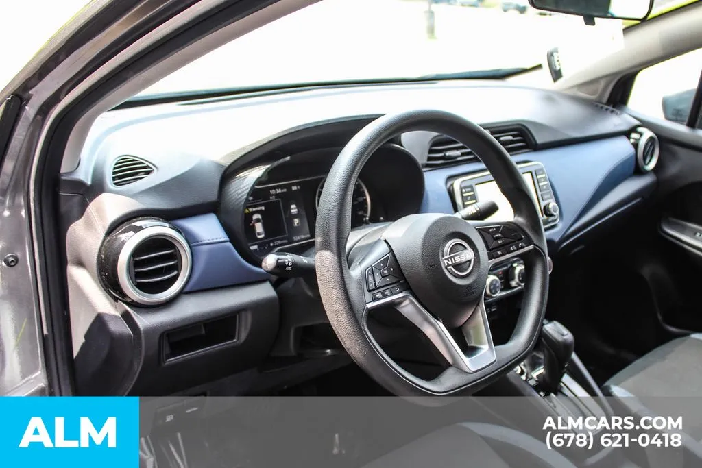 Nissan Versa photo 29