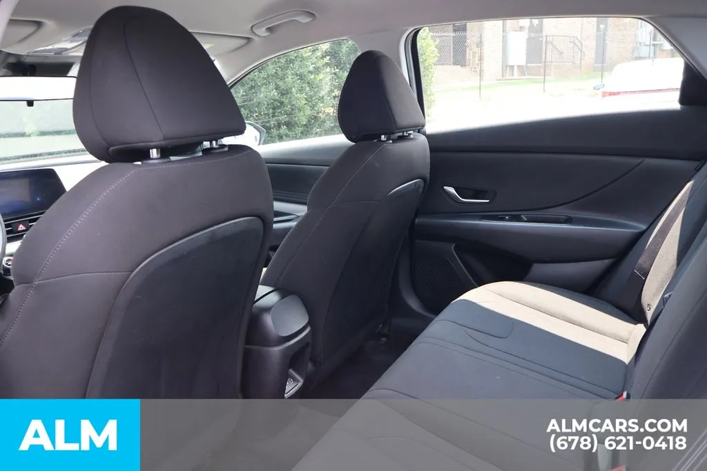 Hyundai Elantra photo 17