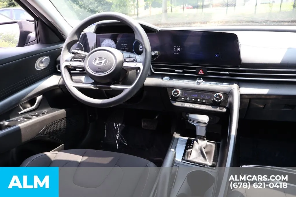 Hyundai Elantra photo 23