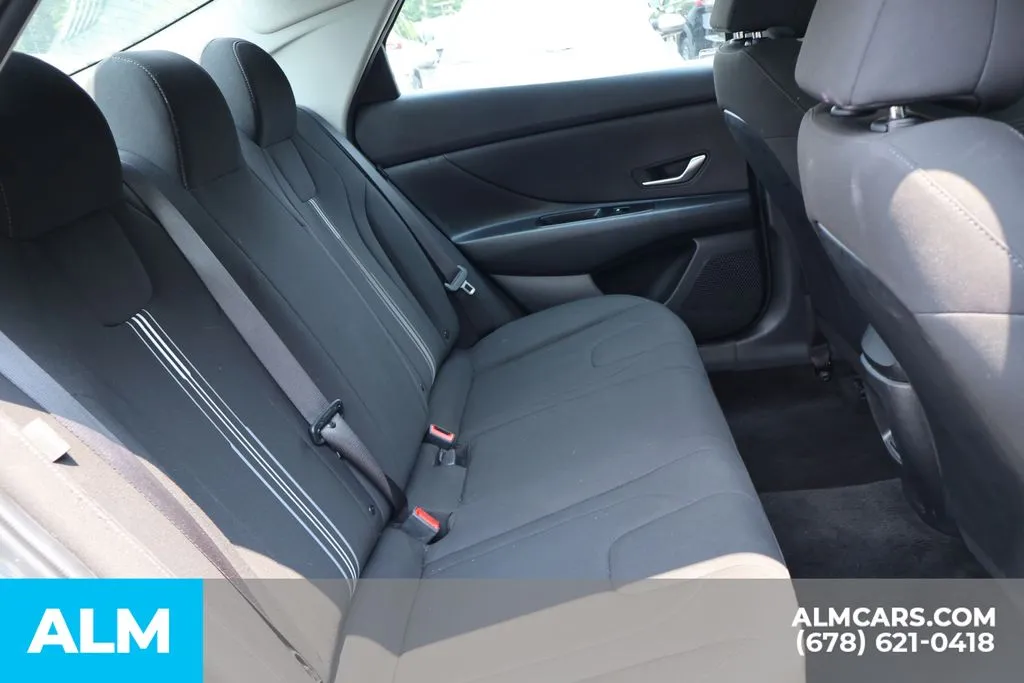 Hyundai Elantra photo 20