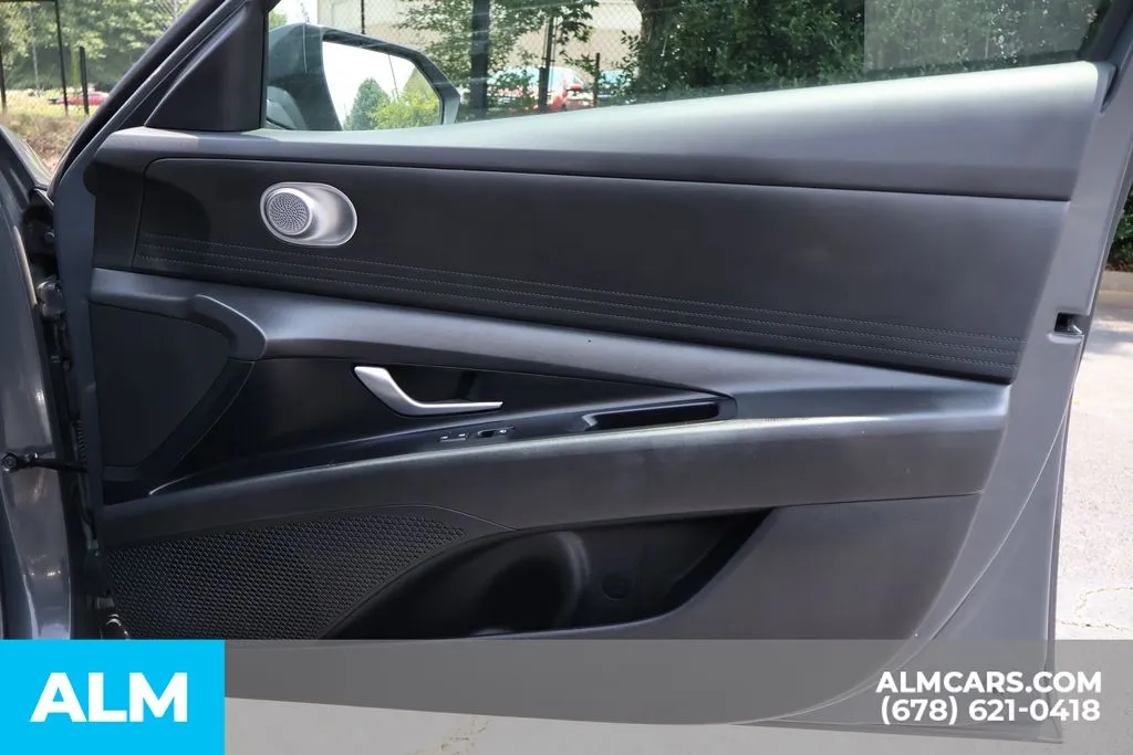 Hyundai Elantra photo 27