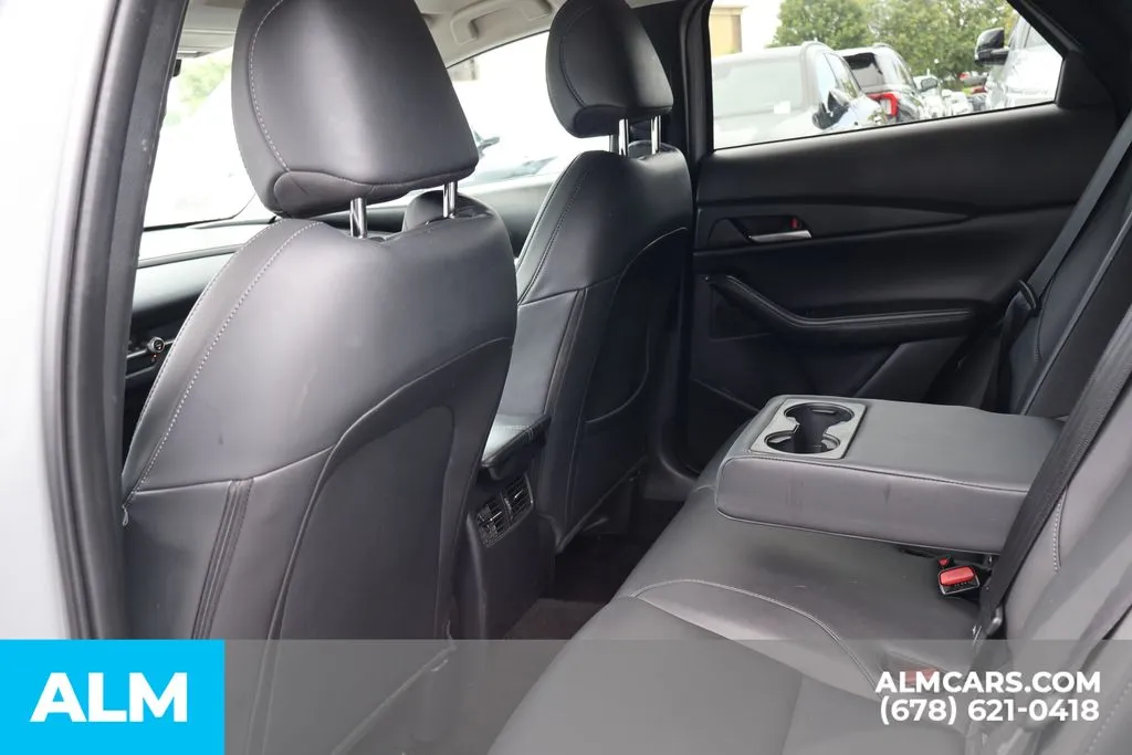 Mazda CX-30 photo 16