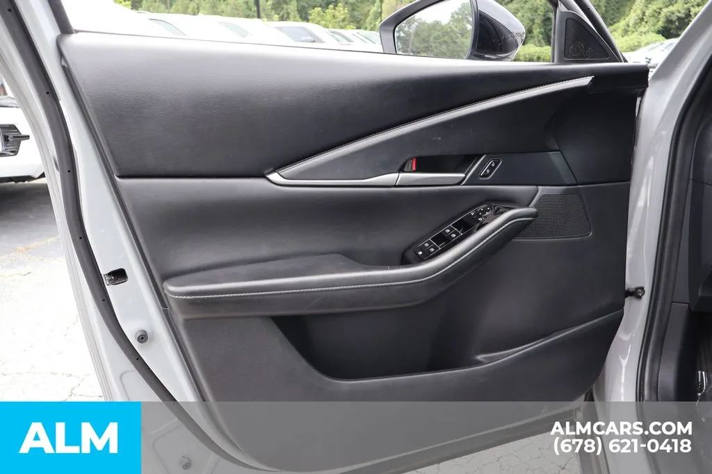 Mazda CX-30 photo 10