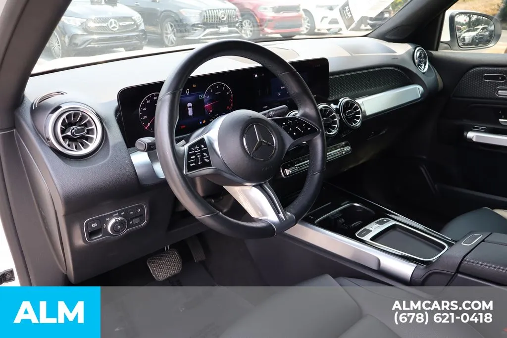 Mercedes-Benz GLB photo 9