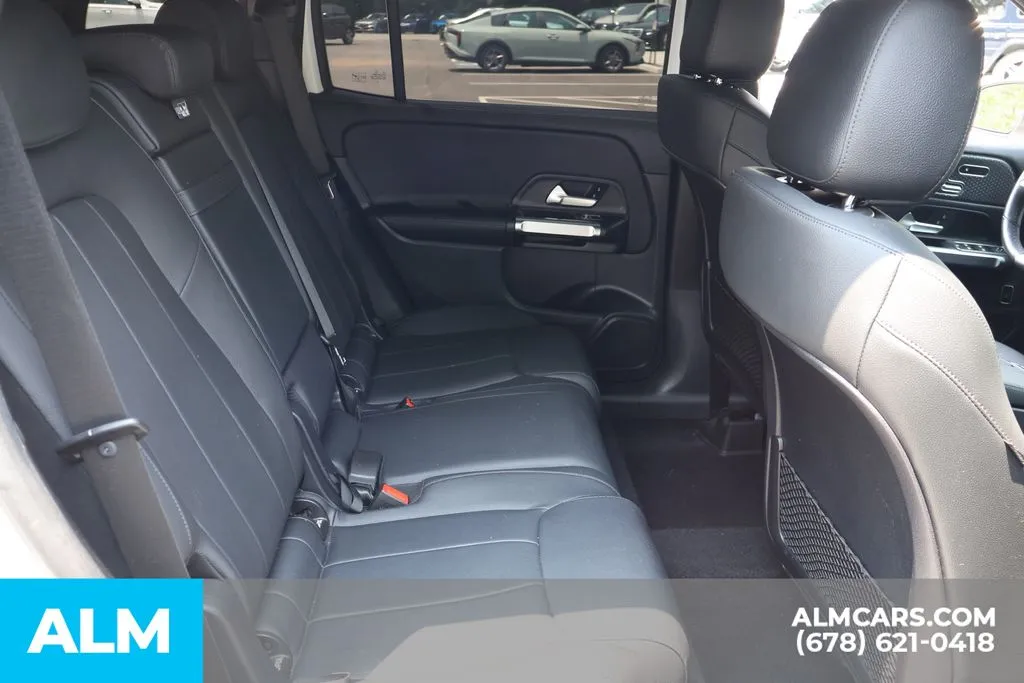Mercedes-Benz GLB photo 24