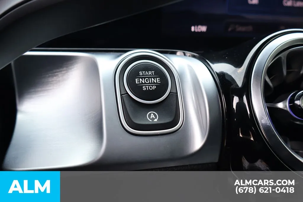 Mercedes-Benz GLB photo 35