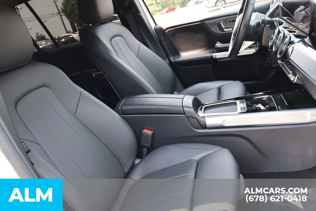 Mercedes-Benz GLB photo 29