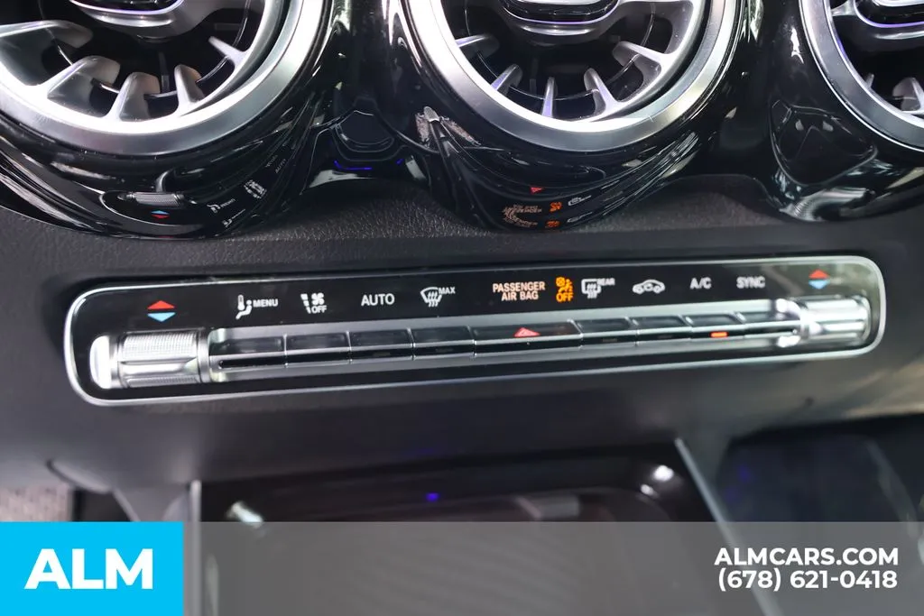 Mercedes-Benz GLB photo 37