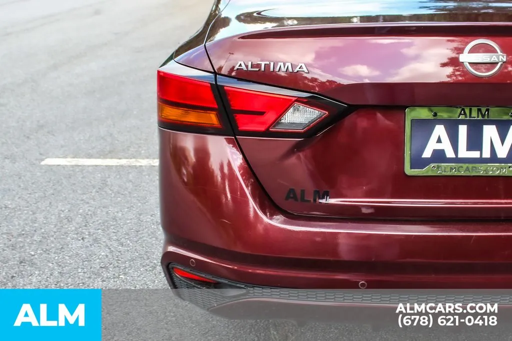 Nissan Altima photo 12