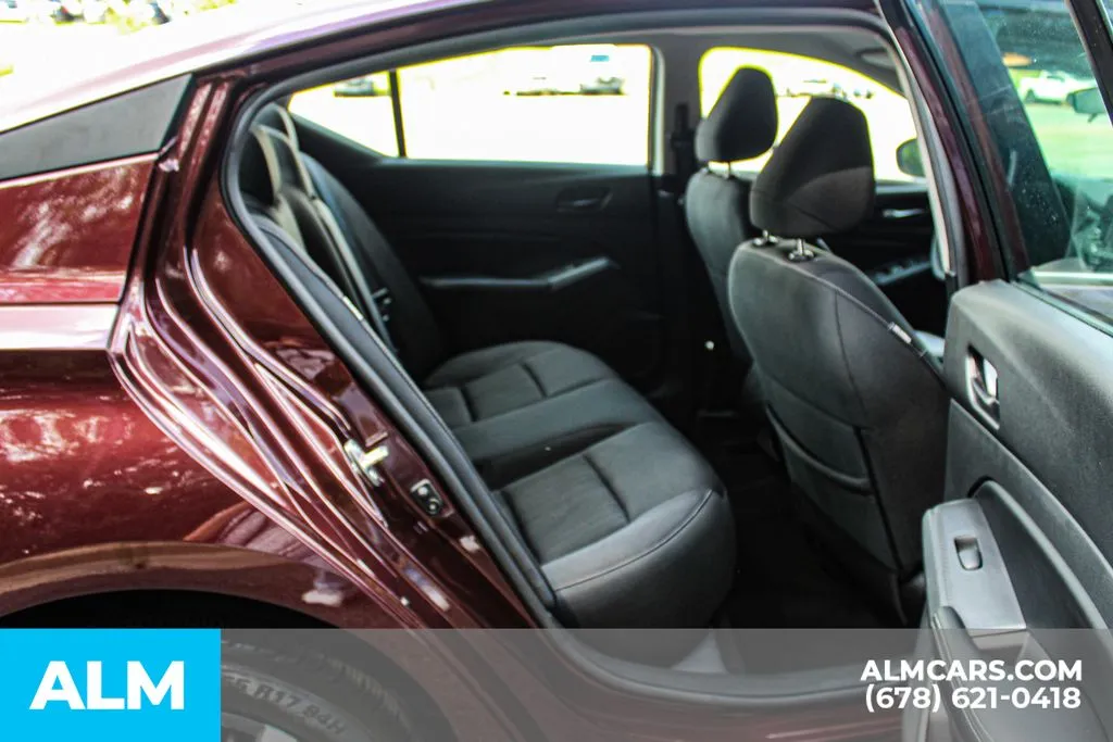 Nissan Altima photo 18