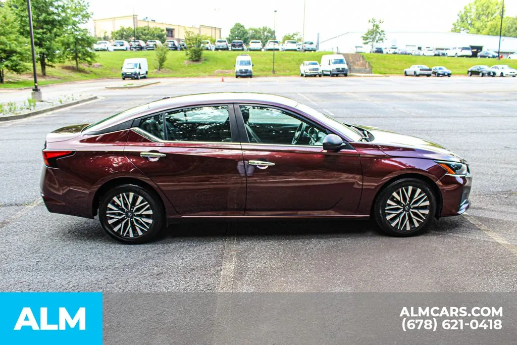 Nissan Altima photo 8