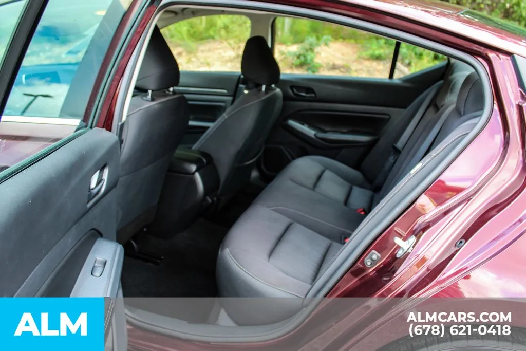 Nissan Altima photo 17