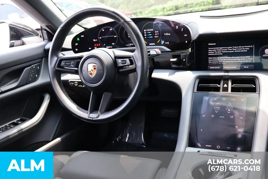 Porsche Taycan photo 27