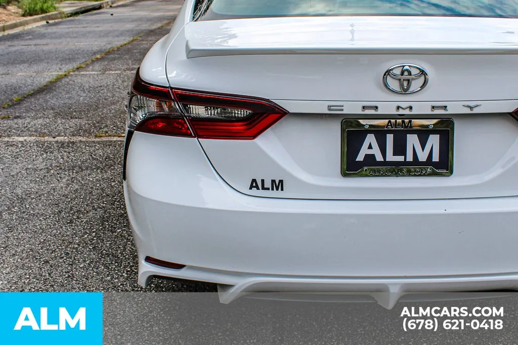Toyota Camry photo 12
