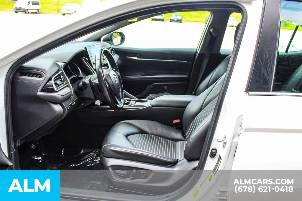 Toyota Camry photo 16
