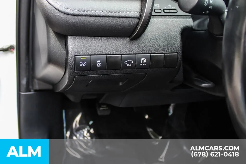 Toyota Camry photo 29