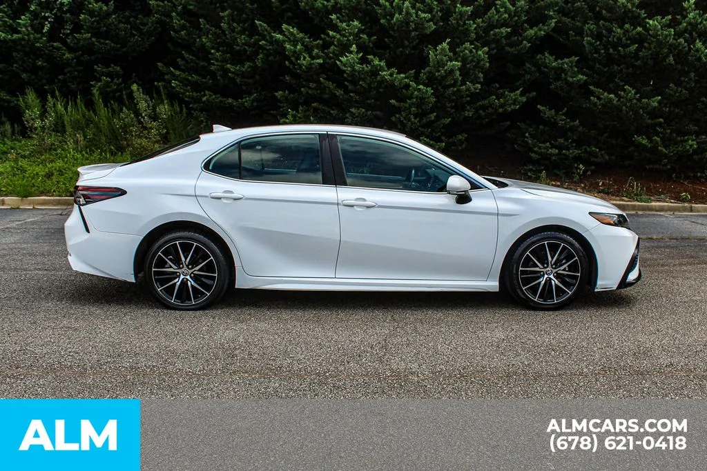 Toyota Camry photo 8