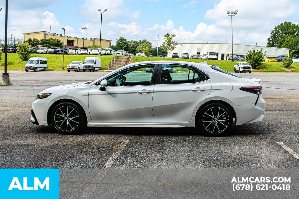 Toyota Camry photo 6