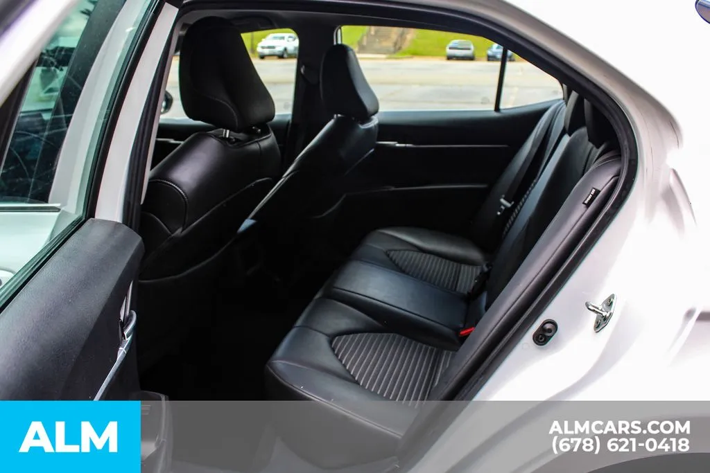 Toyota Camry photo 17