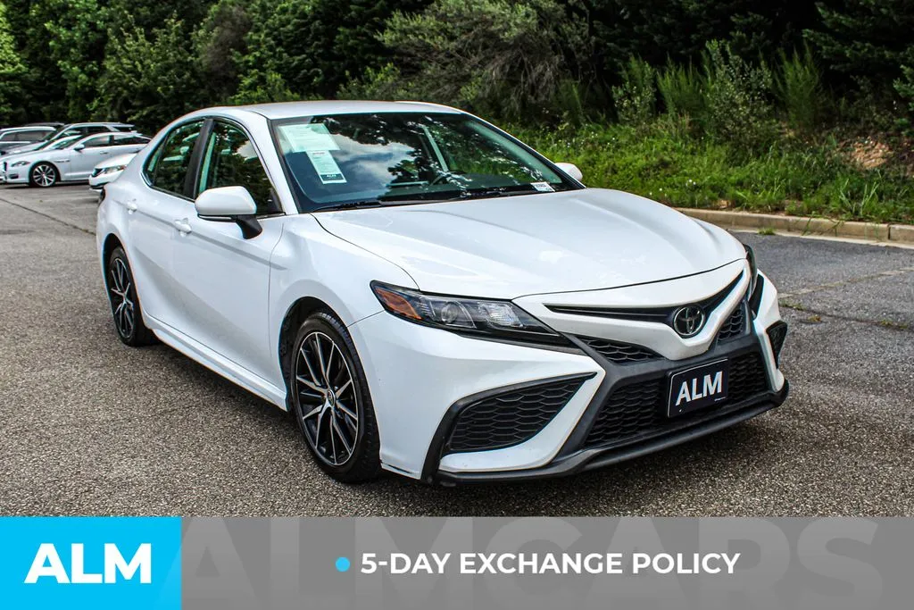 Toyota Camry photo 3