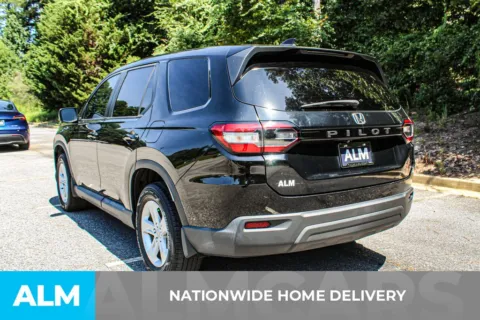 More photos of 2024 Honda Pilot LX at ALM Gwinnett, GA