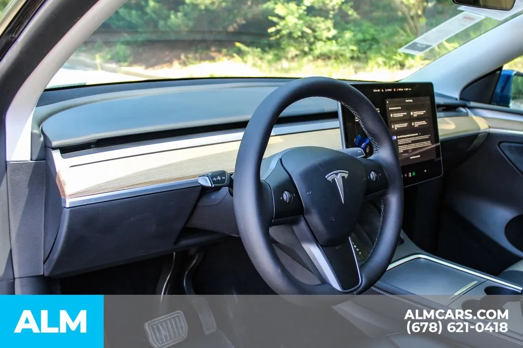 Tesla Model Y photo 27