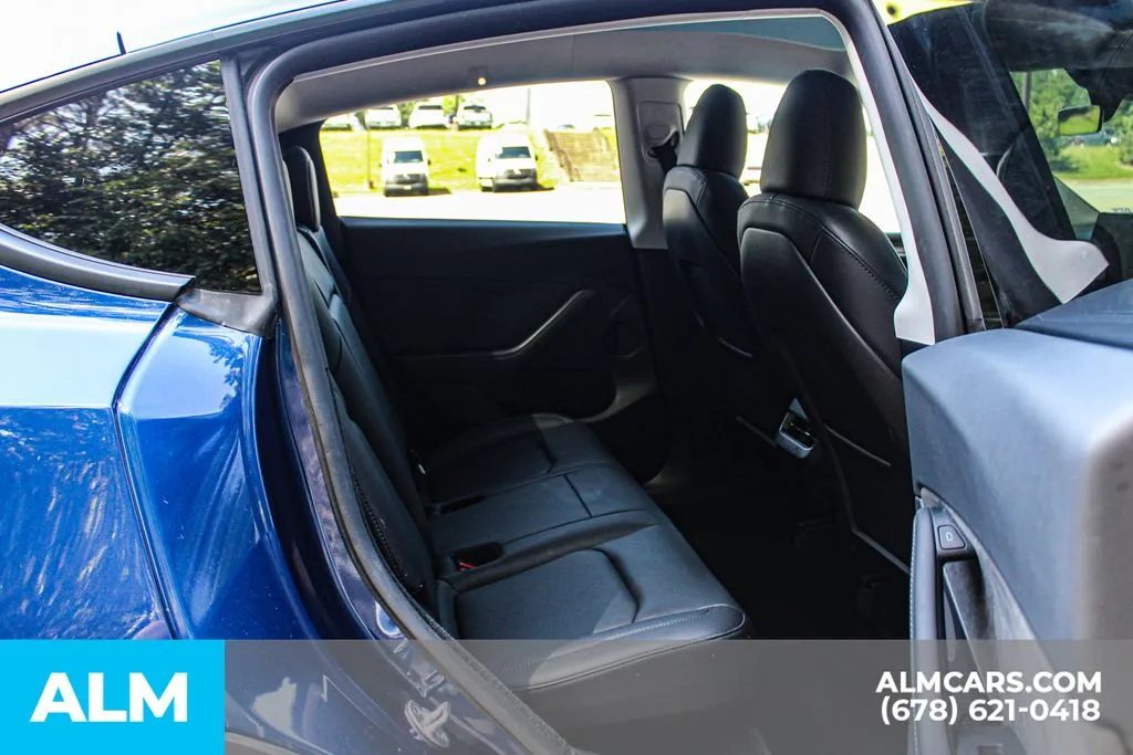Tesla Model Y photo 17