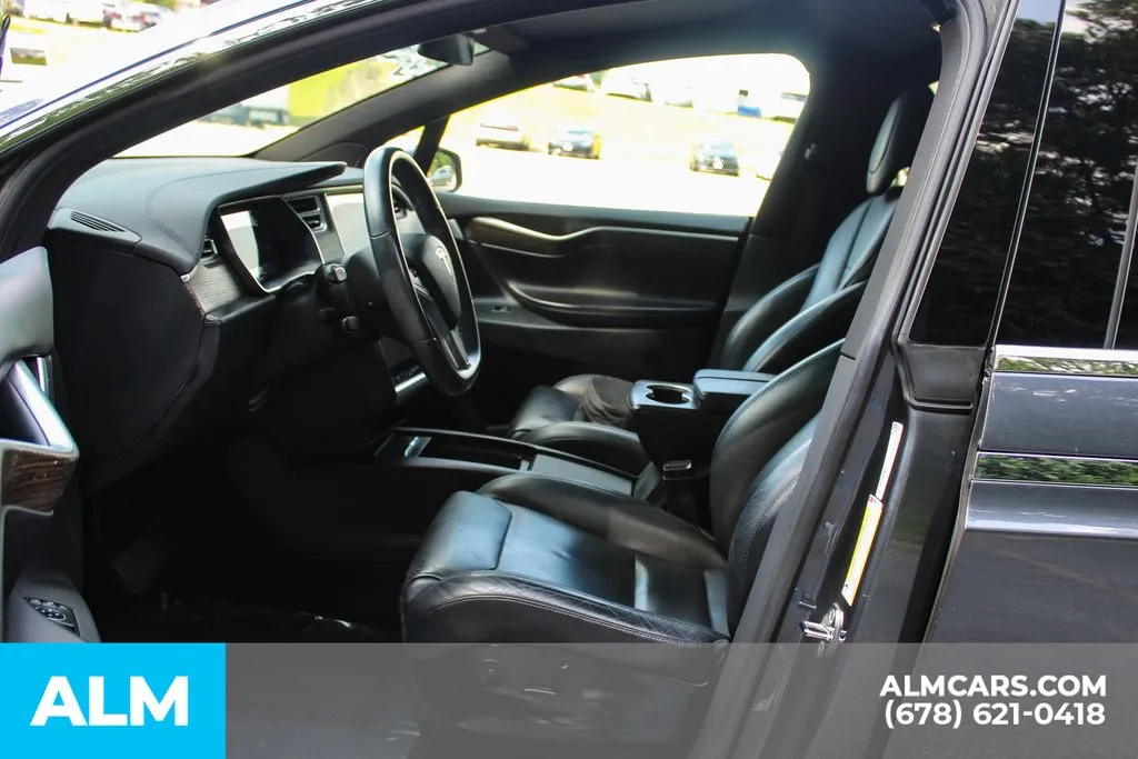 Tesla Model X photo 16