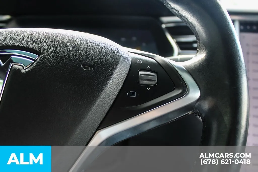 Tesla Model X photo 27