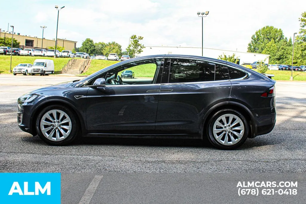 Tesla Model X photo 6