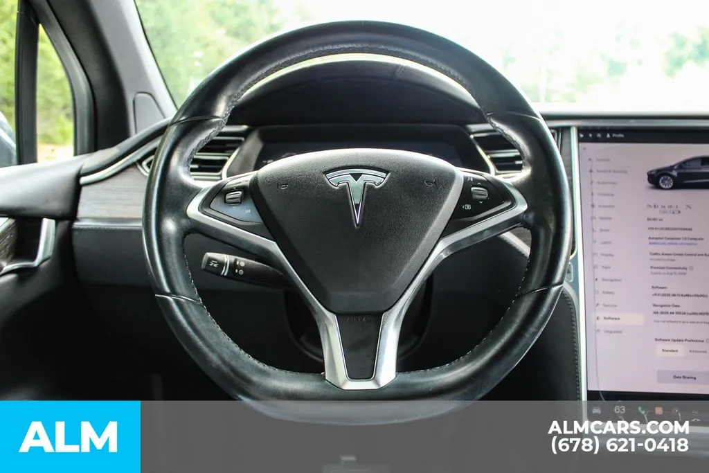 Tesla Model X photo 24