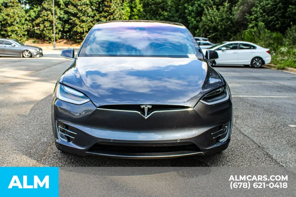 Tesla Model X photo 9