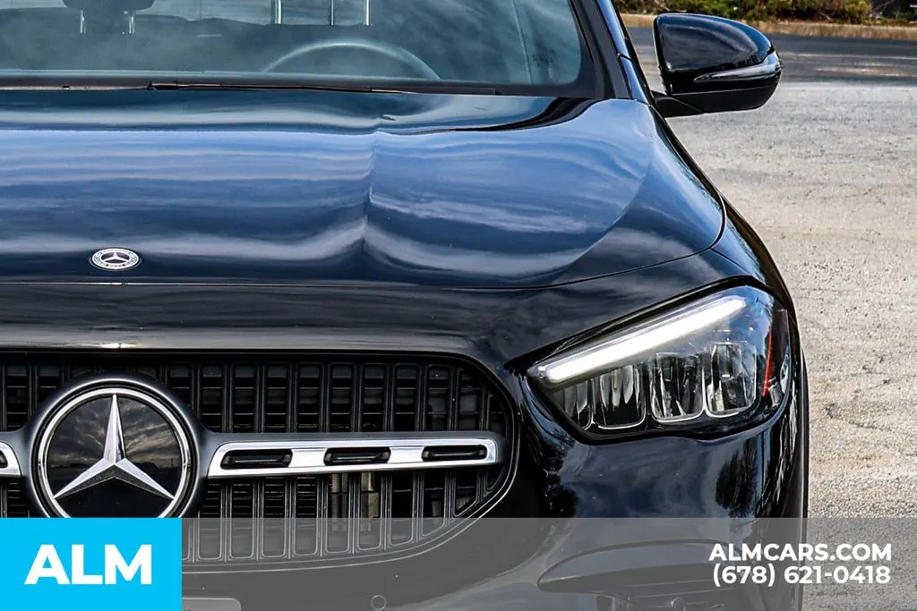 Mercedes-Benz GLA photo 15