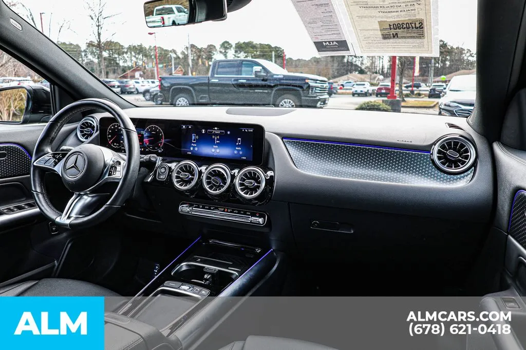 Mercedes-Benz GLA photo 31