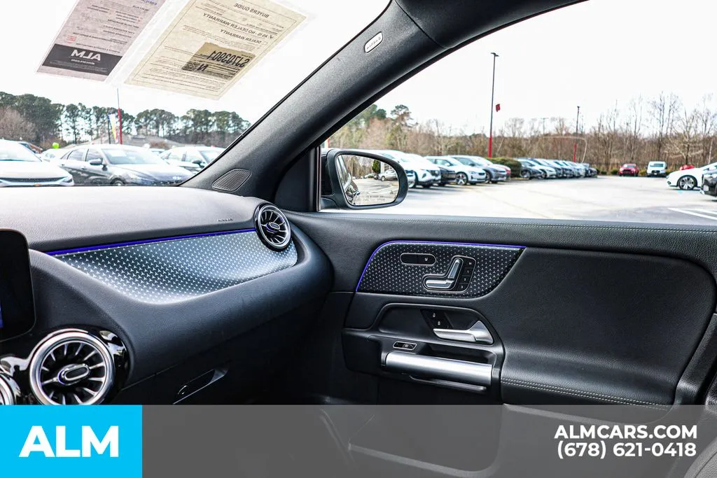 Mercedes-Benz GLA photo 46
