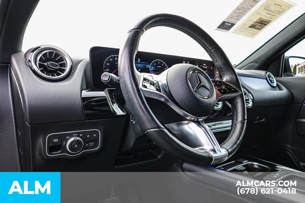 Mercedes-Benz GLA photo 28