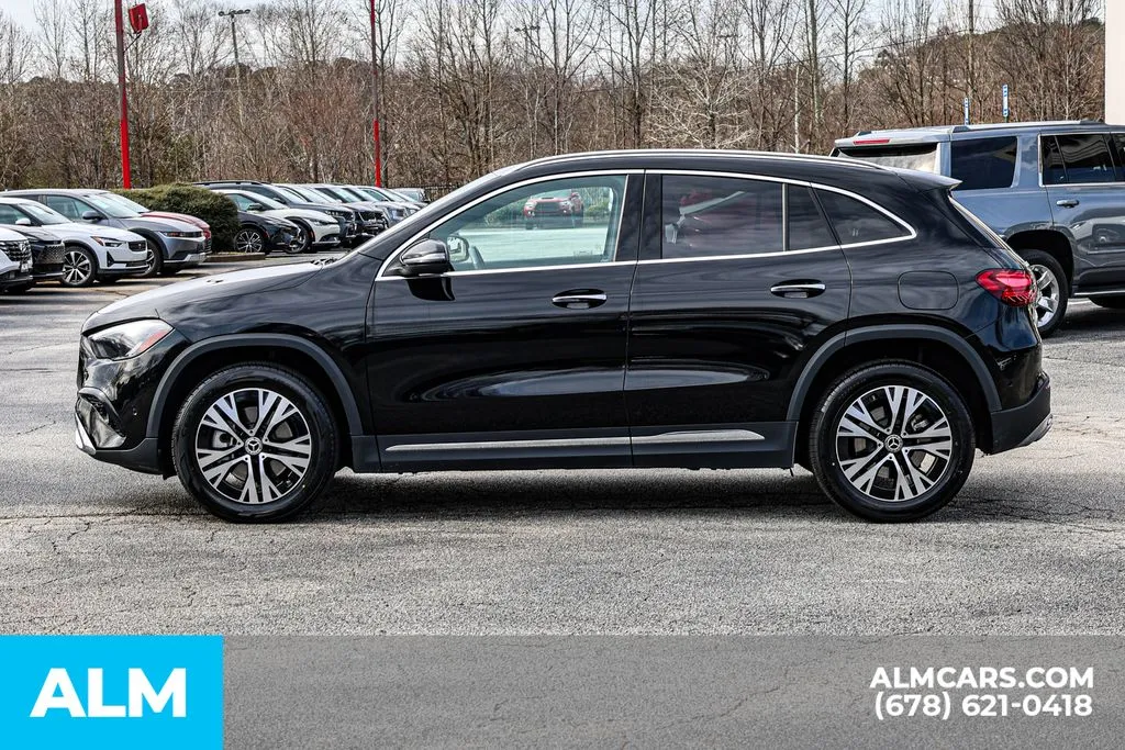 Mercedes-Benz GLA photo 8