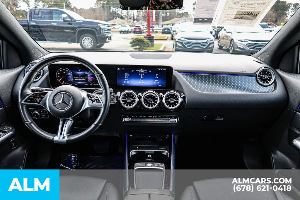 Mercedes-Benz GLA photo 30