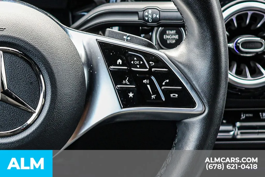 Mercedes-Benz GLA photo 36