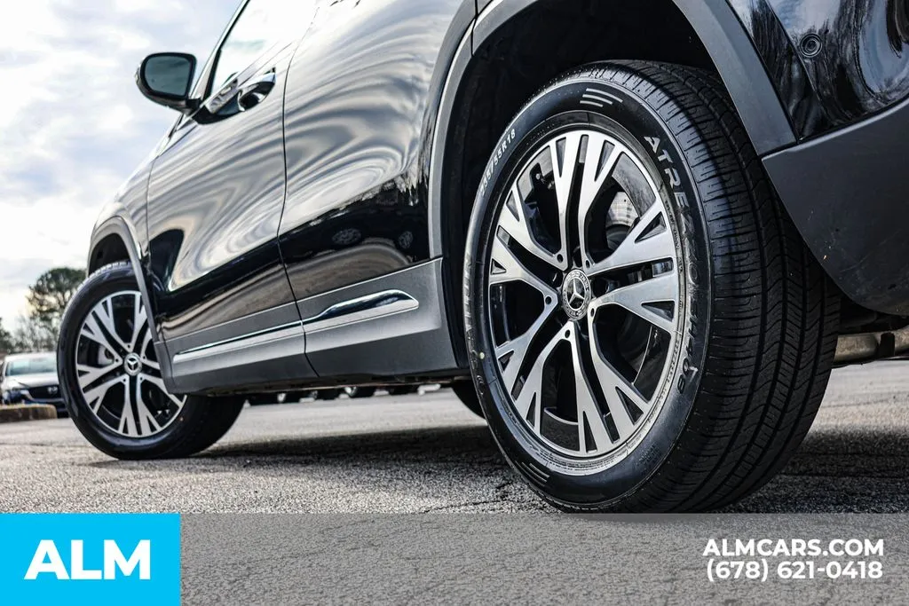 Mercedes-Benz GLA photo 16