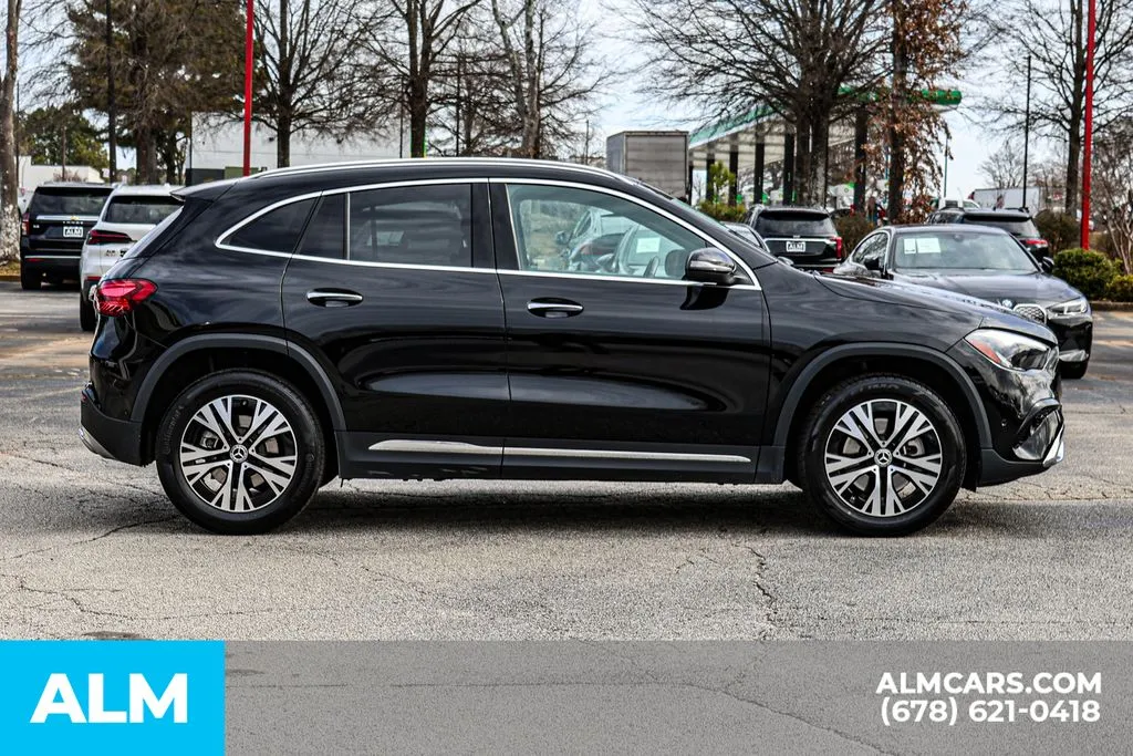 Mercedes-Benz GLA photo 9