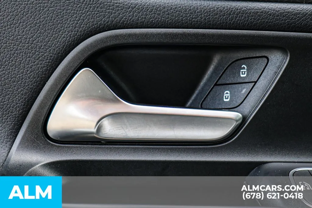 Mercedes-Benz GLA photo 49