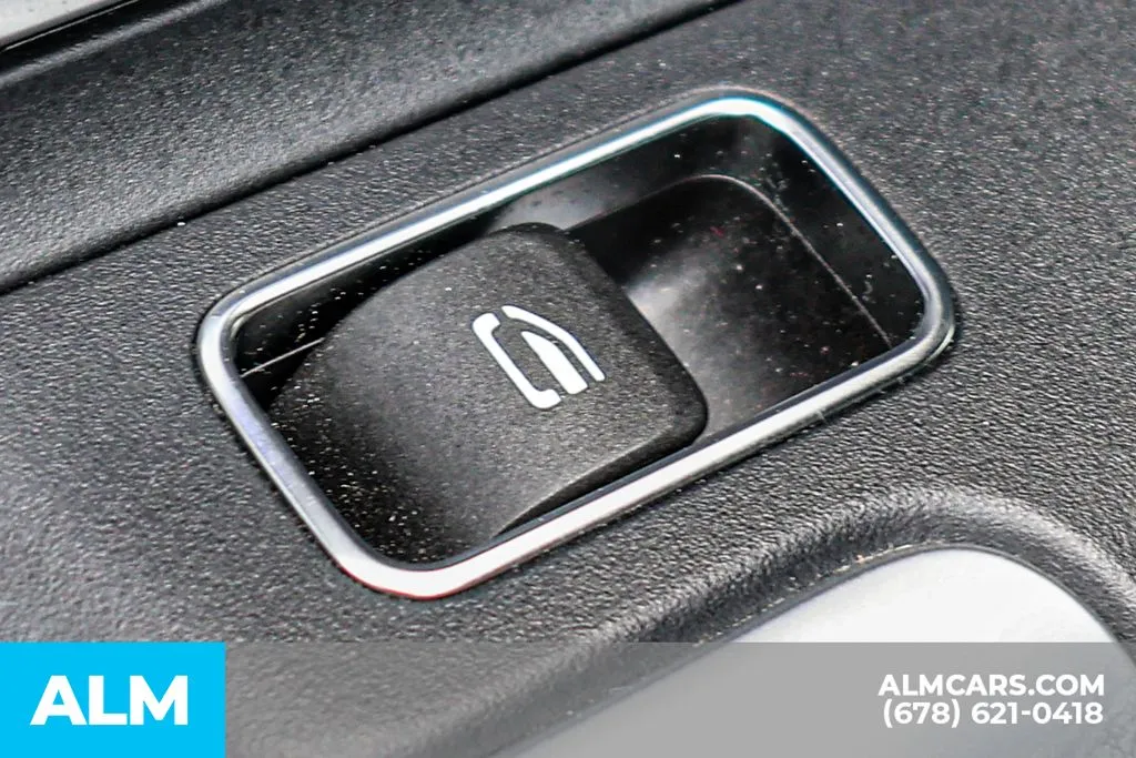 Mercedes-Benz GLA photo 54