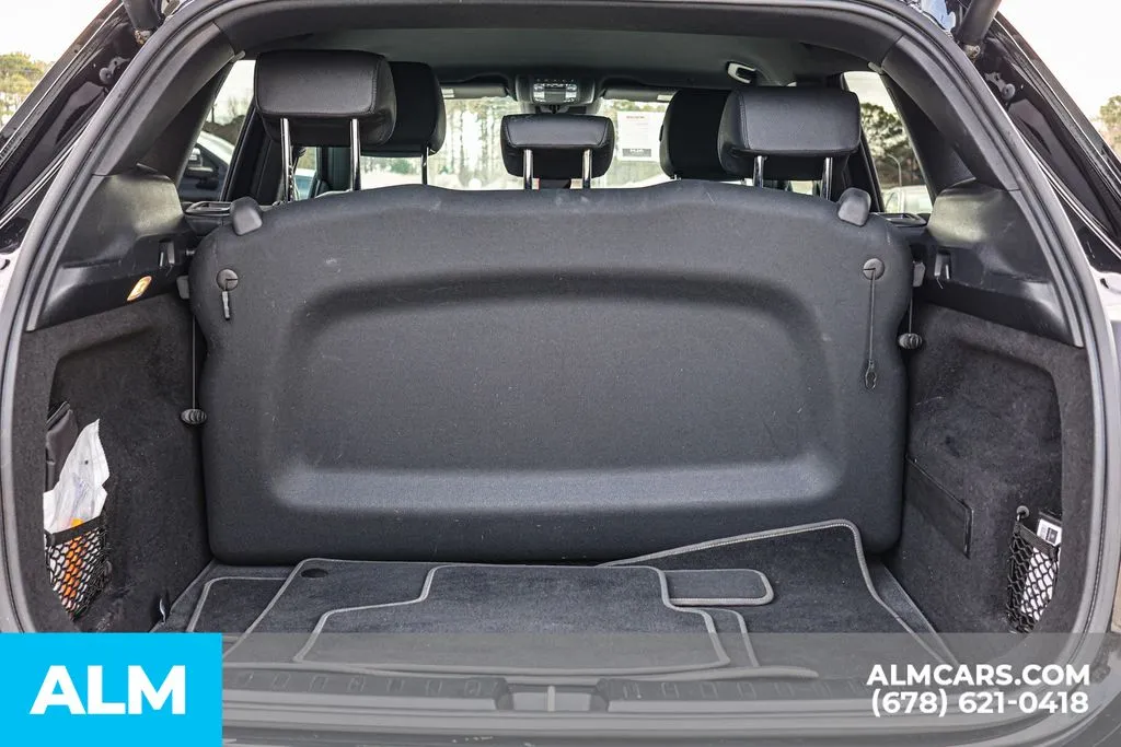 Mercedes-Benz GLA photo 23