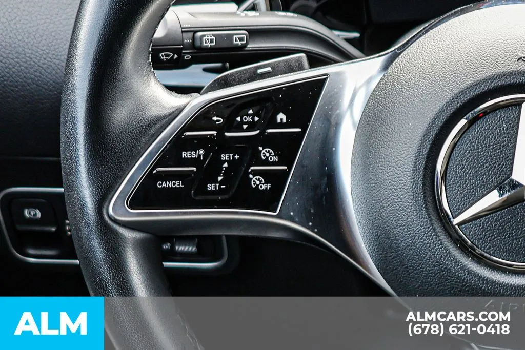 Mercedes-Benz GLA photo 35