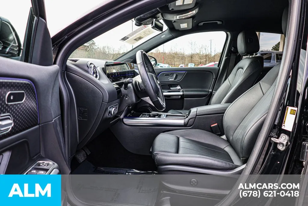 Mercedes-Benz GLA photo 18