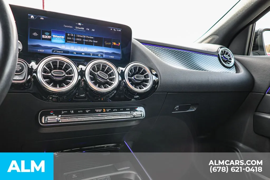 Mercedes-Benz GLA photo 41