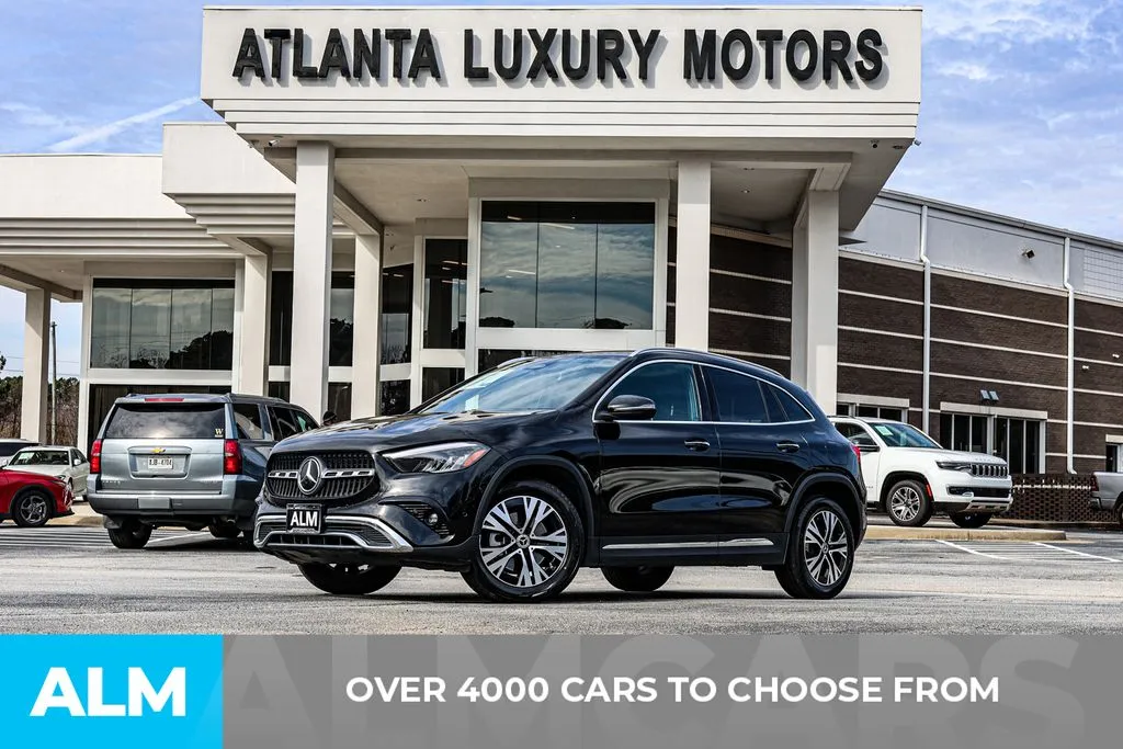 Mercedes-Benz GLA photo 2